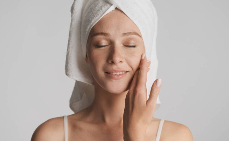Gesicht reinigen: Auf was solltest du bei deinem Hauttyp achten